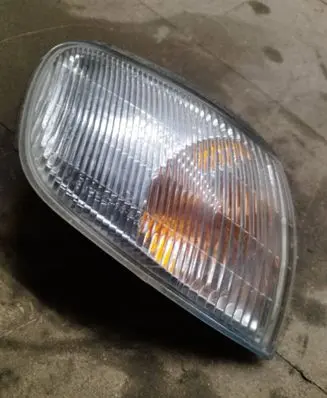 Nissan Almera Front indicator light 185251b