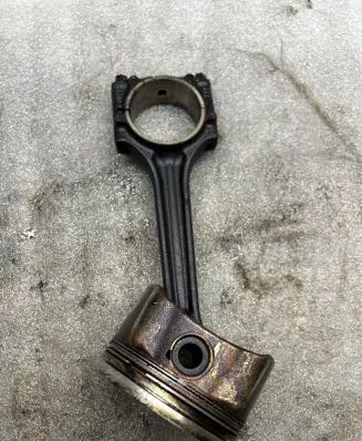 Volkswagen Golf IV Piston 050D