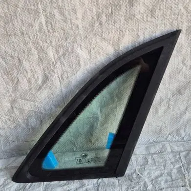 Audi Q3 8U Rear side window 8U0845300A