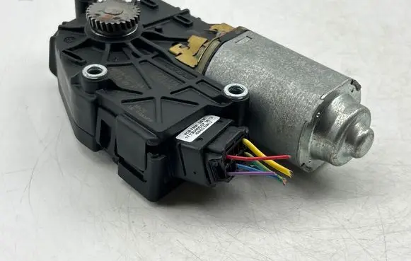 Peugeot 3008 I Sunroof motor/actuator WR09C04AA