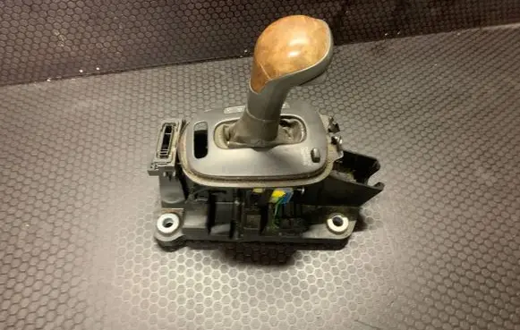 Volvo C70 Gear shifter/selector 09459473 03080200