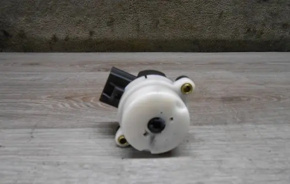 Volvo S60 Ignition lock contact 8645228