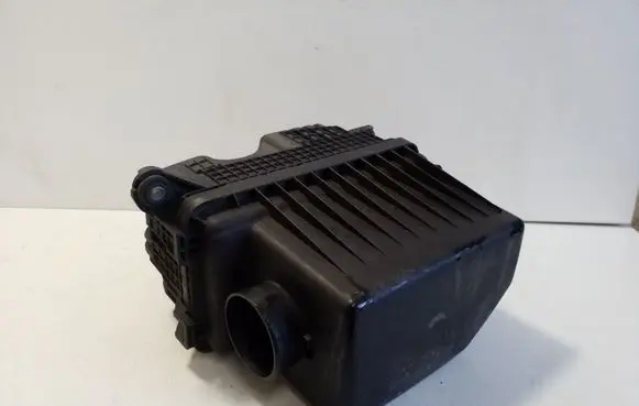 KIA Soul Air filter box 28110B2000