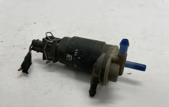 Opel Astra J Windscreen/windshield washer pump