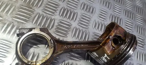 Daewoo Lanos Piston with connecting rod 