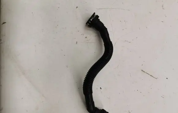 Coolant pipe/hose