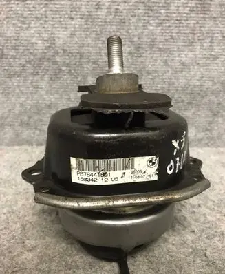 BMW X5 E70 Engine mount bracket 6784416