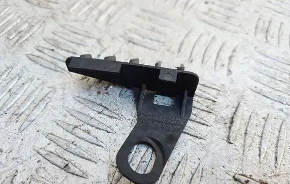 Seat Ibiza IV (6J,6P) Fender mounting bracket 6J0821120A