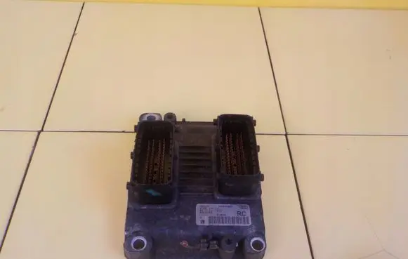 Opel Corsa D Engine control unit/module 55573258