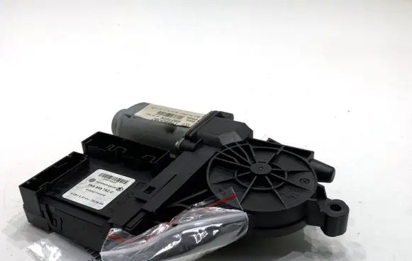 Skoda Octavia Mk2 (1Z) Front door window regulator motor 1T0959702