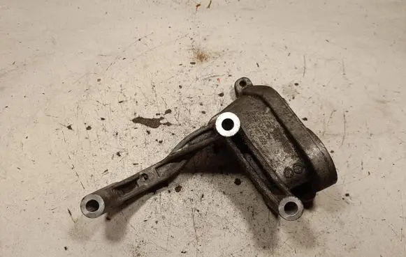 Audi SQ7 Engine mounting bracket 057260885E