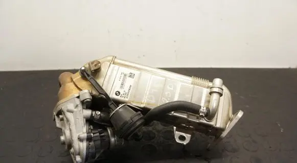 BMW 1 F40 EGR valve cooler 11718473163