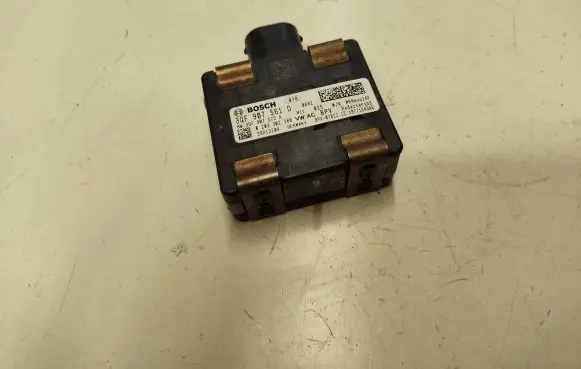 Volkswagen Golf VII Distronic sensor radar 3QF907561D 3QF907572A 0203302268