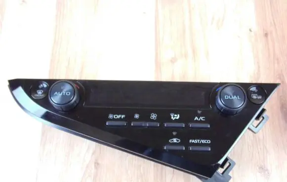 Toyota Camry VIII XV70 Climate control unit 5590033M80