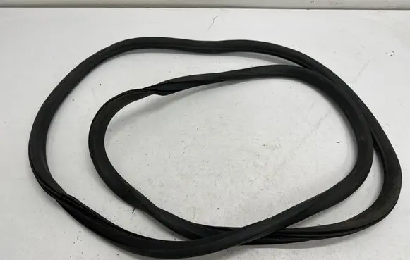 Opel Astra K Rubber seal front door window/glass 