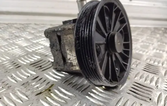 Volvo XC90 Power steering pump