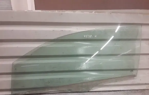 Volkswagen Up Front door window/glass (coupe) 