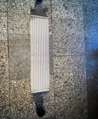 Mercedes-Benz E W212 Intercooler radiator A2045000200 6770176