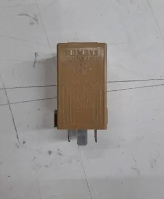 BMW 5 E39 Window wiper relay 8384505