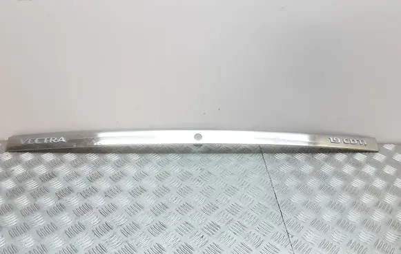 Opel Vectra C Tailgate trim 09177067