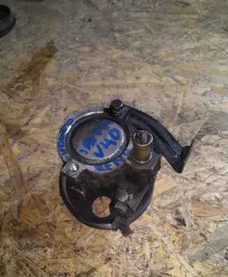 Volvo S40, V40 Power steering pump 26083376 07680092