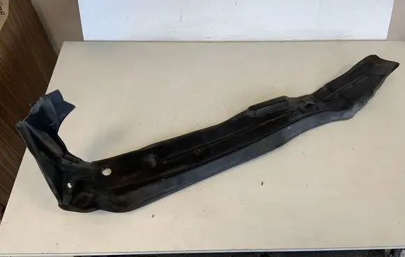 Audi Q7 4L Fender end trim 4L0821112