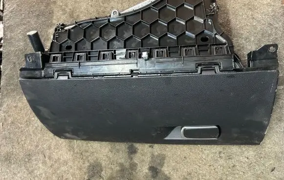 BMW 1 F20 F21 Glove box