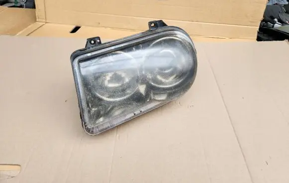 Chrysler 300C Headlight/headlamp 04805761AL