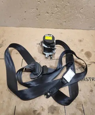 MG HS Seat belt trim 10363548