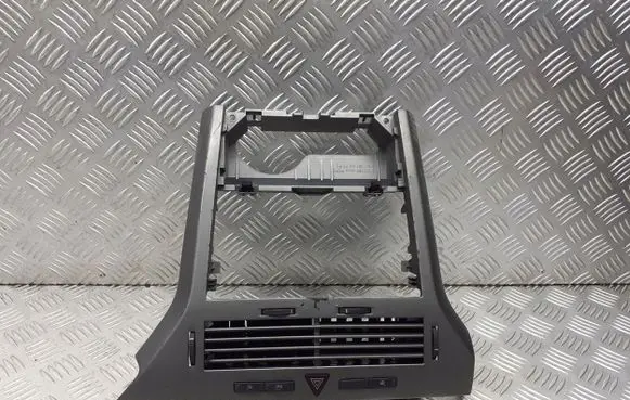 Opel Astra H Radio/GPS head unit trim 1310010913141089