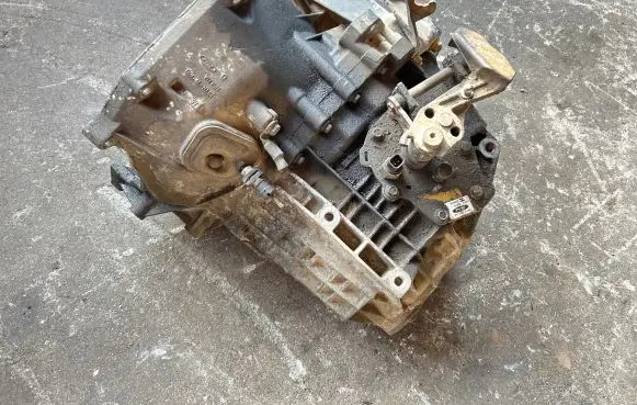 Manual 5 speed gearbox