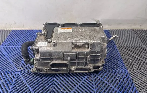 Toyota Auris E180 Voltage converter inverter G920047190