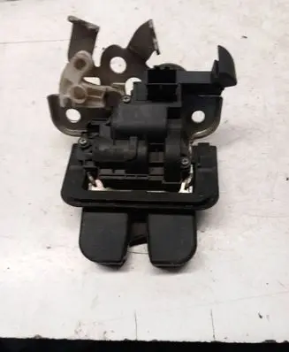 Audi A3 S3 8P Tailgate/trunk/boot lock/catch/latch 8K9827505