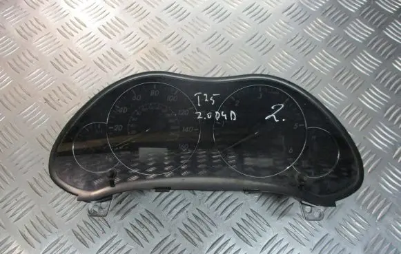 Toyota Avensis T250 Speedometer (instrument cluster)