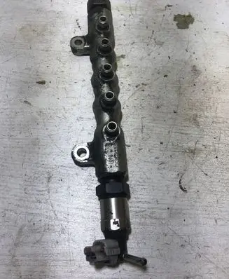 Toyota Corolla Verso E121 Fuel main line pipe D621