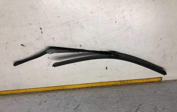 Mercedes-Benz E W212 Front wiper blade arm A2128201344