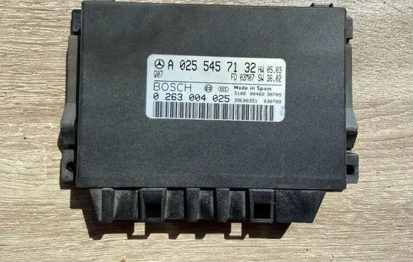Mercedes-Benz E W211 Parking PDC control unit/module A0255457132 0263004025