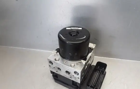 Volvo V60 ABS Pump 31329137 27040834309539