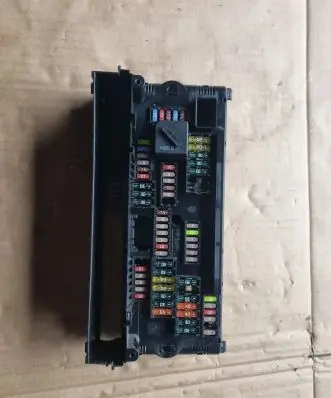 BMW 5 GT F07 Fuse module 1670487 016704871