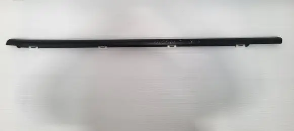 Hyundai Tucson TL Front door glass trim molding 3221546