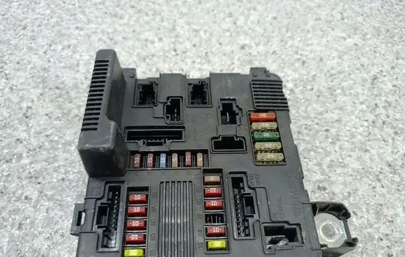 Renault Megane II BSM Control unit