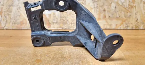 Audi A6 S6 C5 4B Front bumper mounting bracket 4b0853922