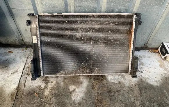 Mercedes-Benz C W204 Coolant radiator A0995002703