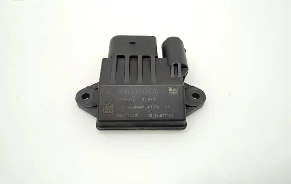 Mercedes-Benz E W211 Glow plug pre-heat relay A6429005801 0522140210 13154027051