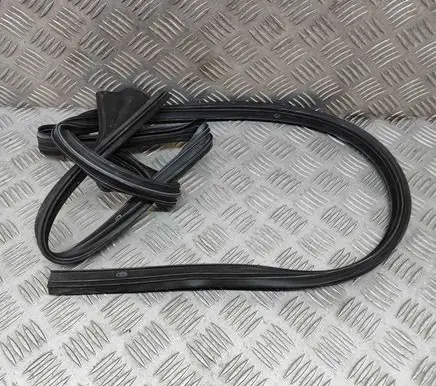 Tesla Model Y Rubber seal front coupe door 149767700B