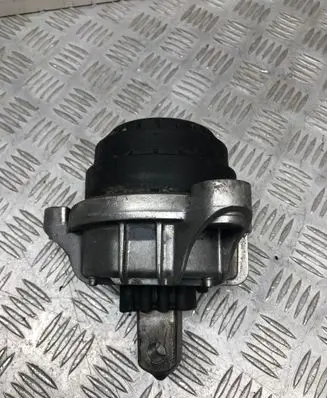BMW 5 F10 F11 Engine mount bracket