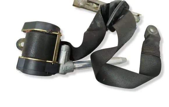 Mercedes-Benz C W202 Front seatbelt 0564749 8796