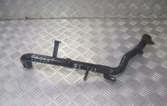 Volkswagen PASSAT B5.5 Engine coolant pipe/hose