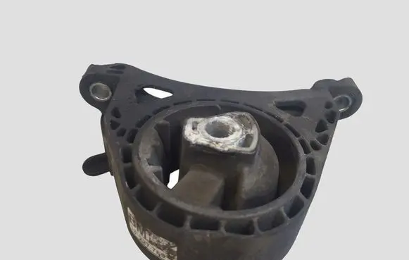 Opel Insignia A Engine mount bracket 2300061