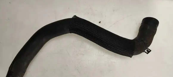 Coolant pipe/hose